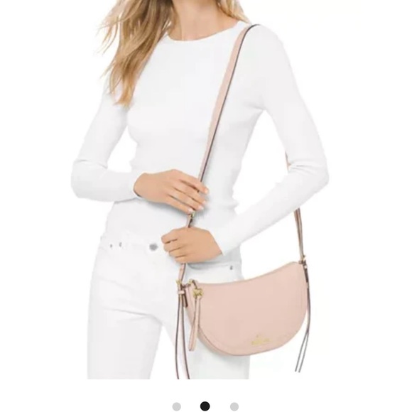 Michael Kors Camden Small Messenger Bag - Picture 5 of 6